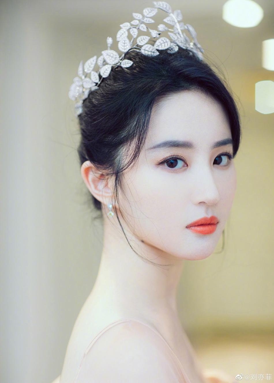 中国女明星颜值排名 日本网友评选 最美女星榜单_娱乐圈情商最高女明星