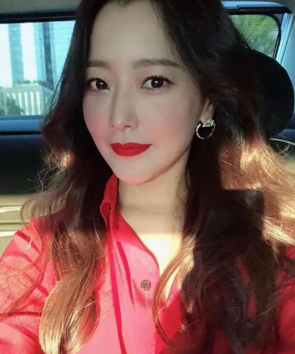 朴敏英财阀男友_朴敏英整容史_韩剧整容女明星