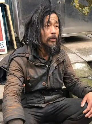 抖音初代草根网红现状_抖音网红黑料网站链接下载最新,_沈巍流浪大师经历