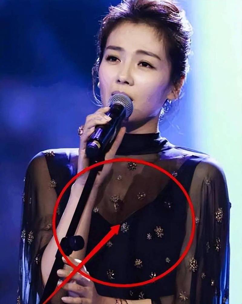 十大走光明星_明星跳水走光_女明星电视走光