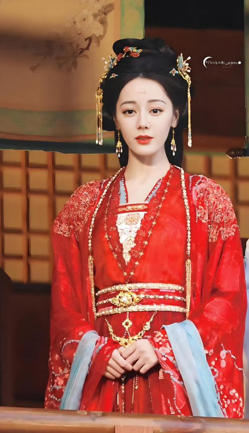 女明星古装红衣_古装剧中的红衣女子_穿古装红衣的女明星