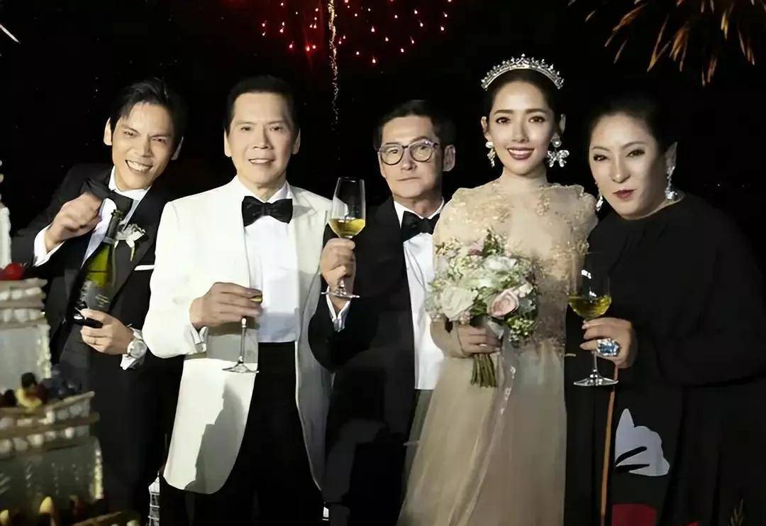 辣木洋子跌下神坛原因_娱乐圈明星黑料曝光_黑料网红,